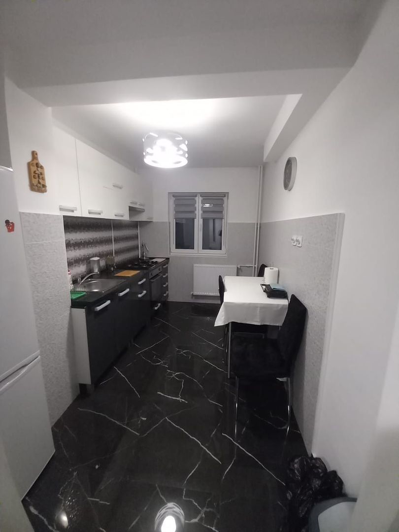 Apartament 2 camere sector 4 Apărătorii Patriei - Poză 1