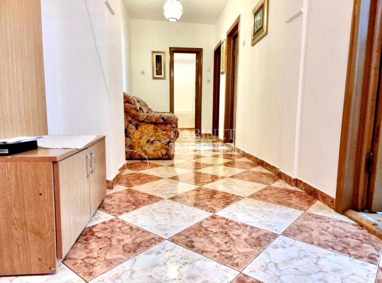 Etaj 1 Apartament 3 Camere Nicolina-LIDL Prima Statie Bloc 1990 - Poză 1