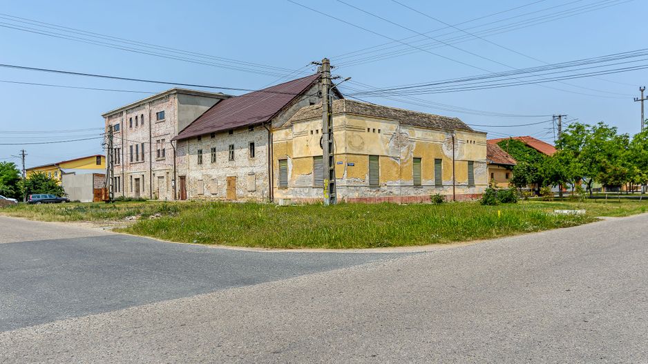 Moara veche Szabados malom -spațiu comercial Nădlac - Poză 1