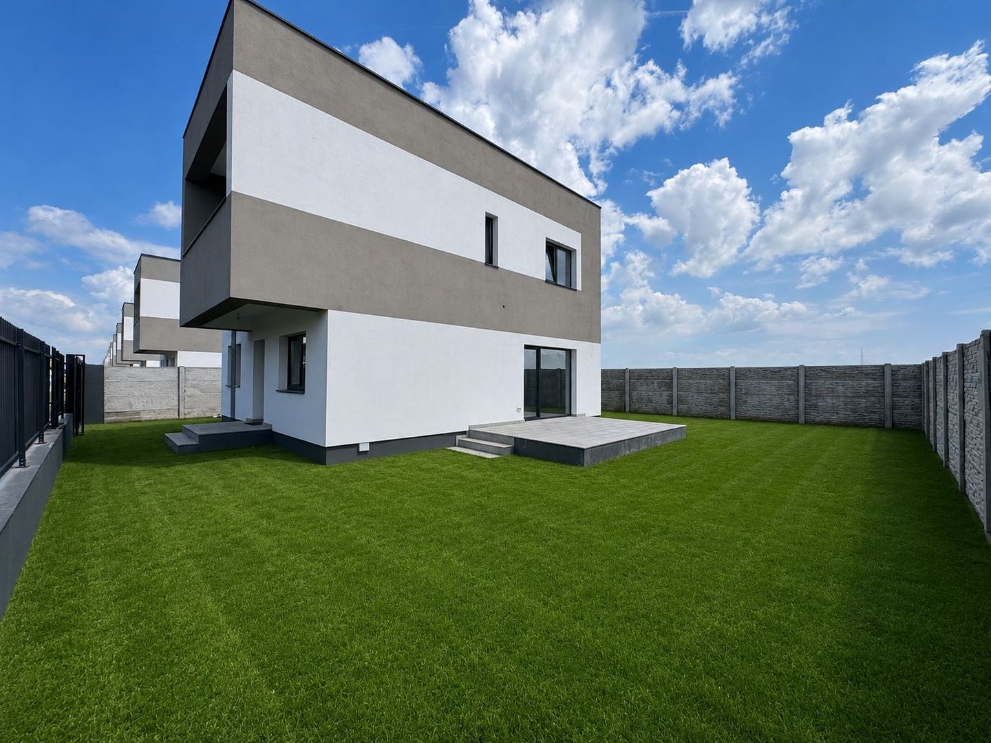 Vila moderna P+1, 150m2 si 320 curte cu POMPA DE CALDURA - Poză 2