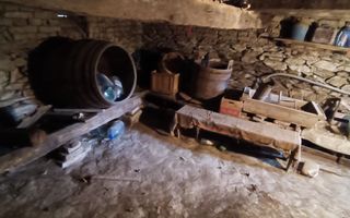 🏡  Teren generos cu Casă de Poveste în Șiria, Arad- Locație Rară - Poză 16
