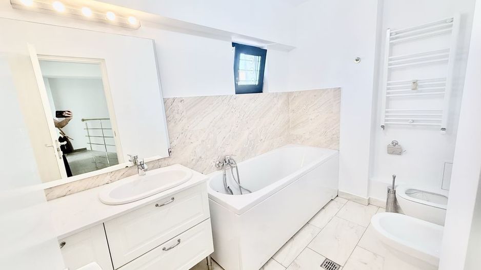 Închiriere Duplex lux 4 camere Unirii, 127mp, terasǎ, vedere Casa Poporului - Poză 3