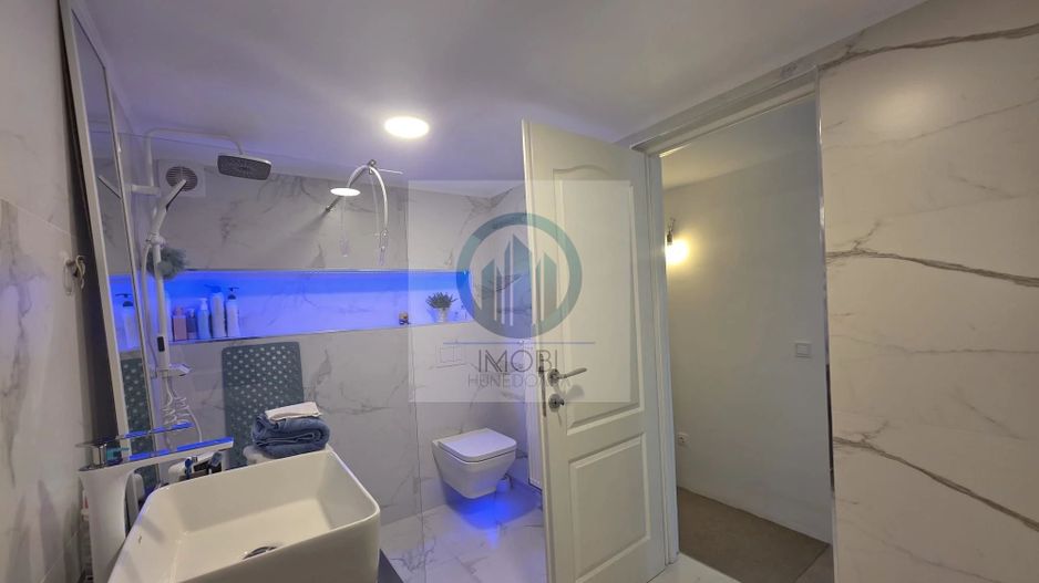 Casa renovata priveliște superba catre Cetatea Devei – Str. Calugareni - Poză 5