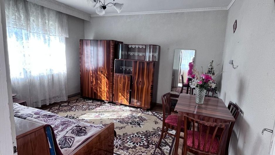 Casa de vanzare cu 3 camere, zona Schit - Poză 3