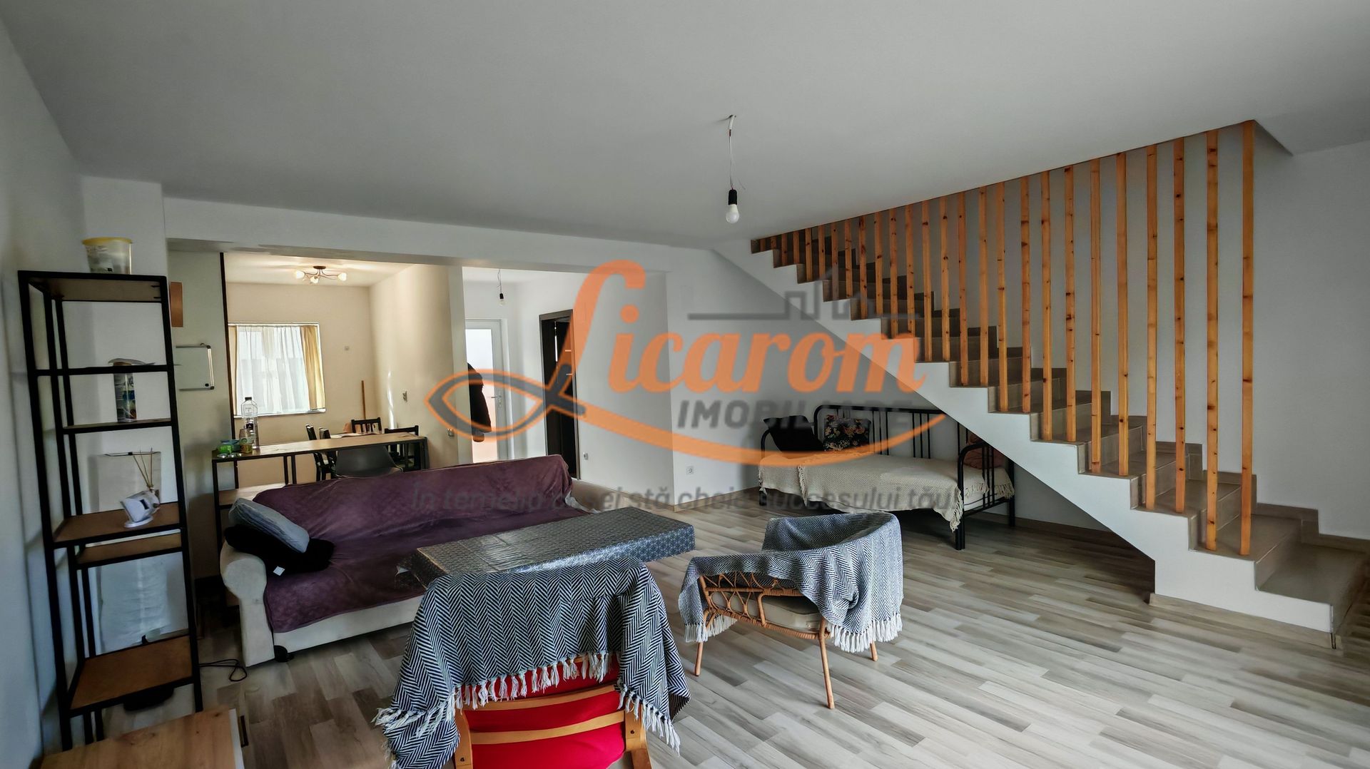 COMISION 0 . Vila LA CHEIE - IZVOR TARLUNGENI - P+E ,4 CAMERE. - Poză 9