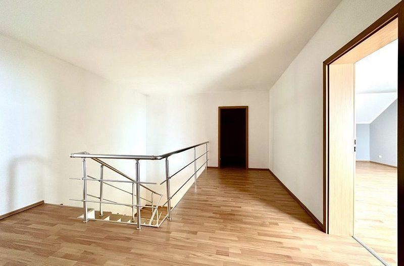 Casa de inchiriat - intrarea în Dumbravita - Poză 18