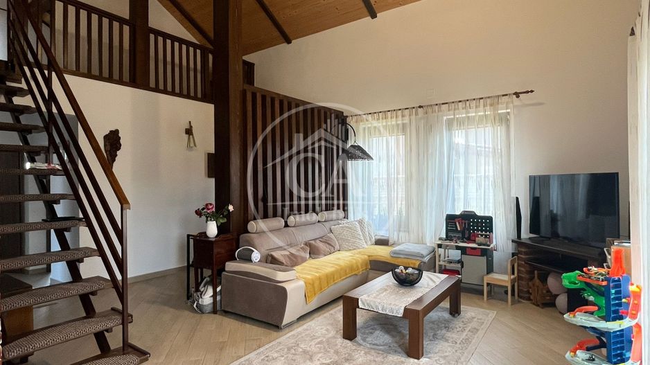 Casă P+subpantă cu 4 camere de vânzare în Cartierul Tineretului,Oradea - Poză 1