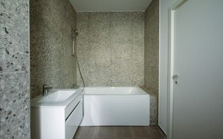 VILA SUPERBĂ CU 4 DORMITOAARE ȘI PISCINA LA INCHIRIERE - Poză 4