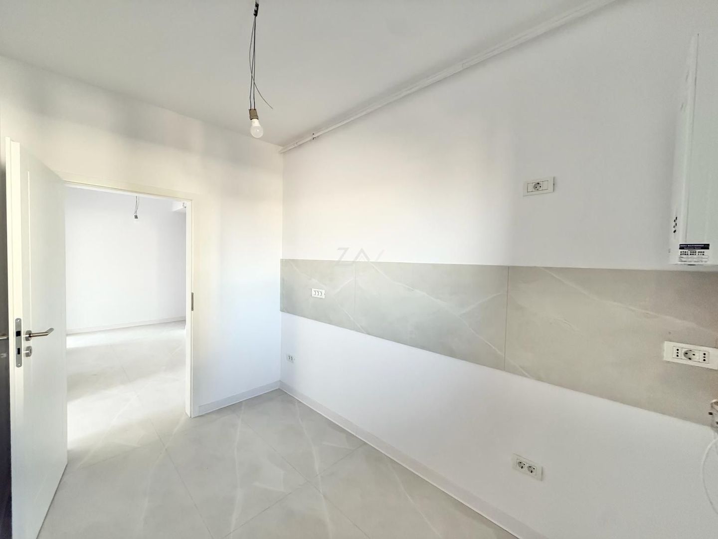 Bloc FINALIZAT la asfalt. Etaj 1. Decomandat. Disponibil imediat. - Poză 4