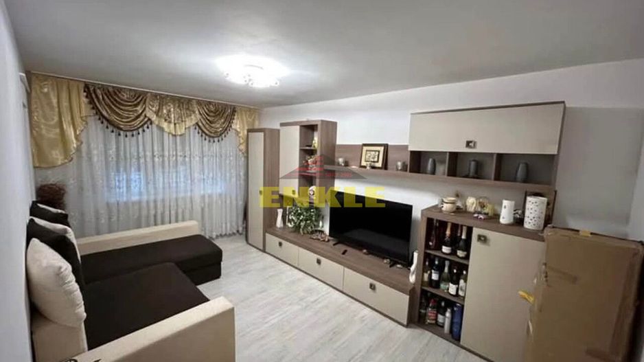 De vânzare apartament cu 2 camere decomandat, zona Grivița. - Poză 1