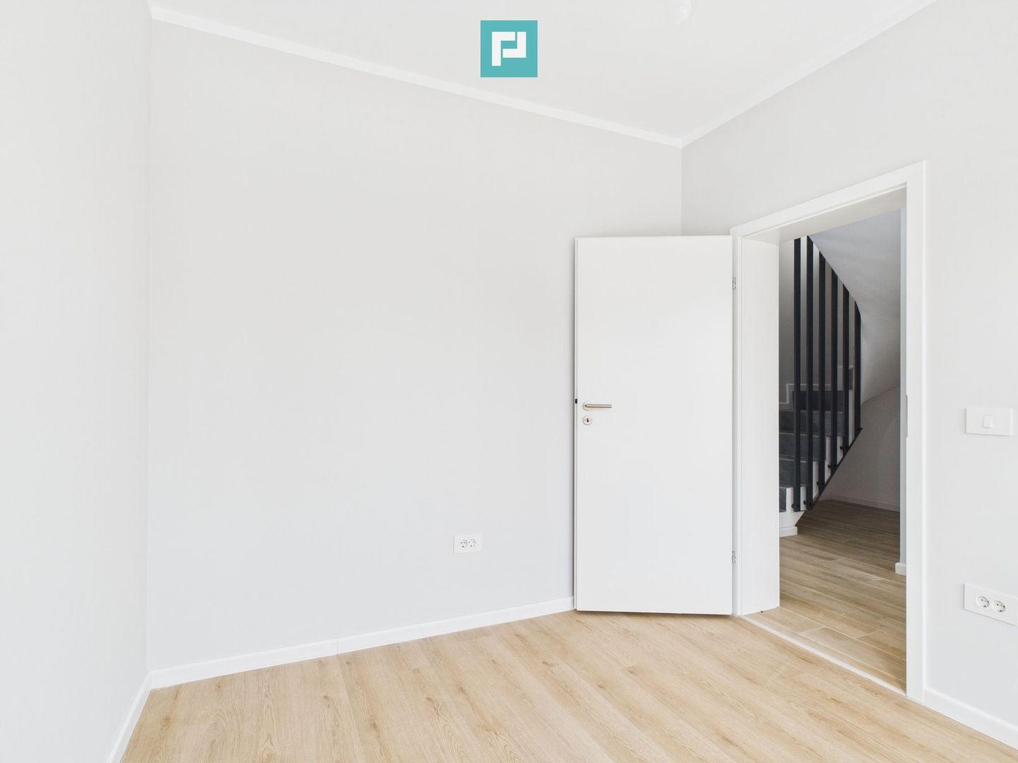 Casă Nouă si Modernă în  Remetea Mare - Poză 13