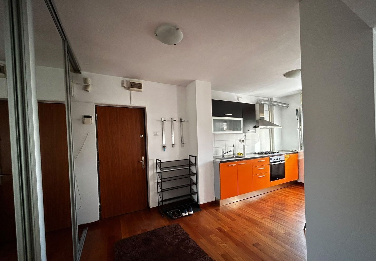 De Inchiriat Apartament 2 camere, metrou Piața Muncii - Poză 10
