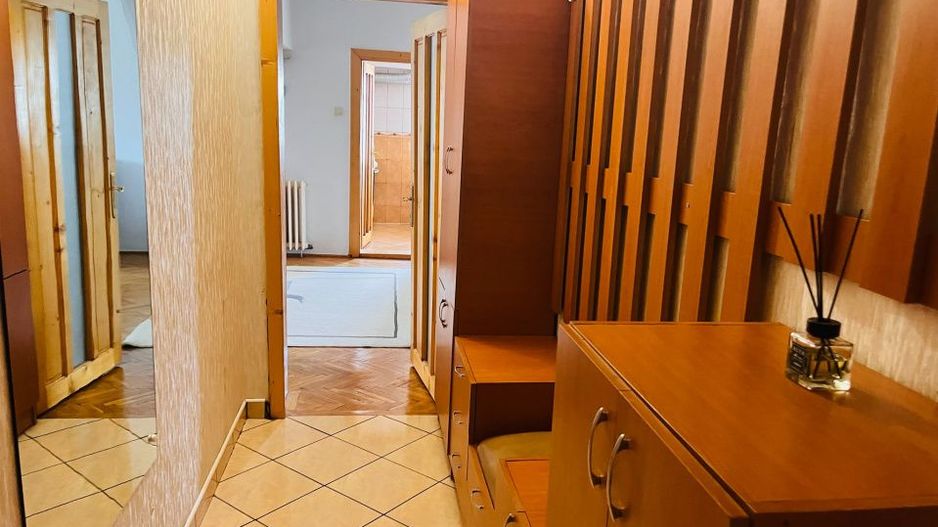 Apartament ultracentral, 3 camere, cu priveliste impresionanta, langa Mercur - Poză 12