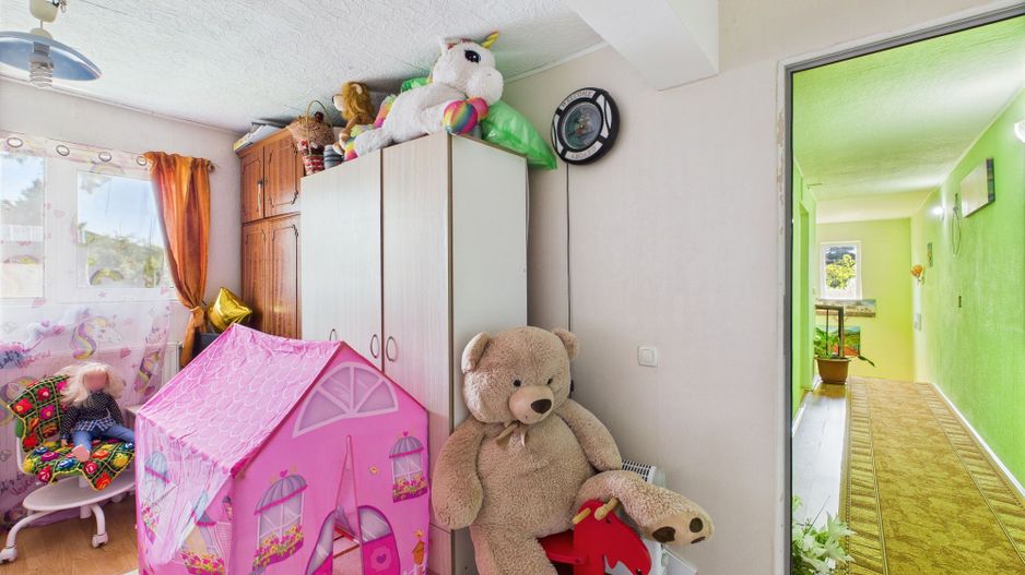 Casă cu 4 camere pe Bd. Laminorului – modernă și întreținută - Poză 15