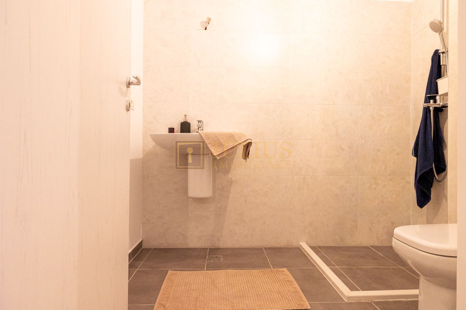 Apartament nou de inchiriat, 71 mp, 3 camere + parcare, XCity Tower 2 - Poză 17