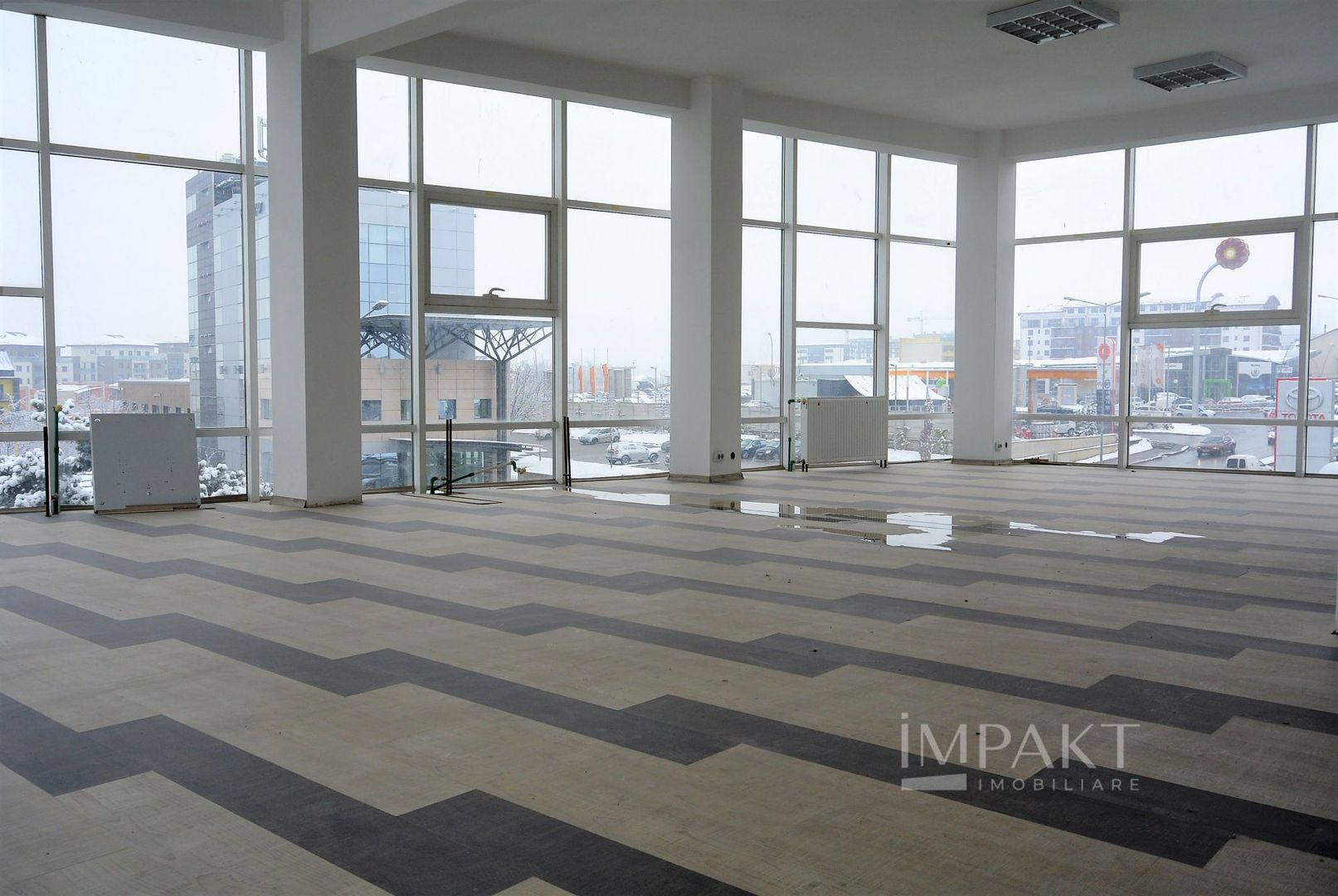 Cladire de birouri cu  spatii vitrate generoase in Zorilor. - Poză 4