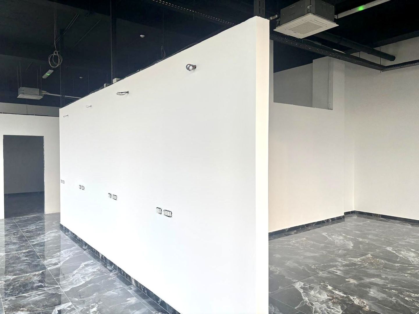 SPATIU COMERCIAL- 145 MP - Poză 1