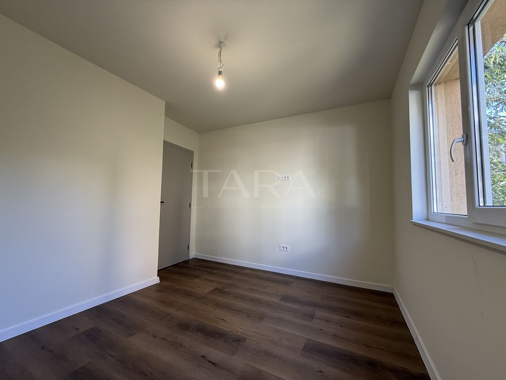 Apartament cu 3 camere, 60 mp, renovat, încălzire în pardoseală. - Poză 4