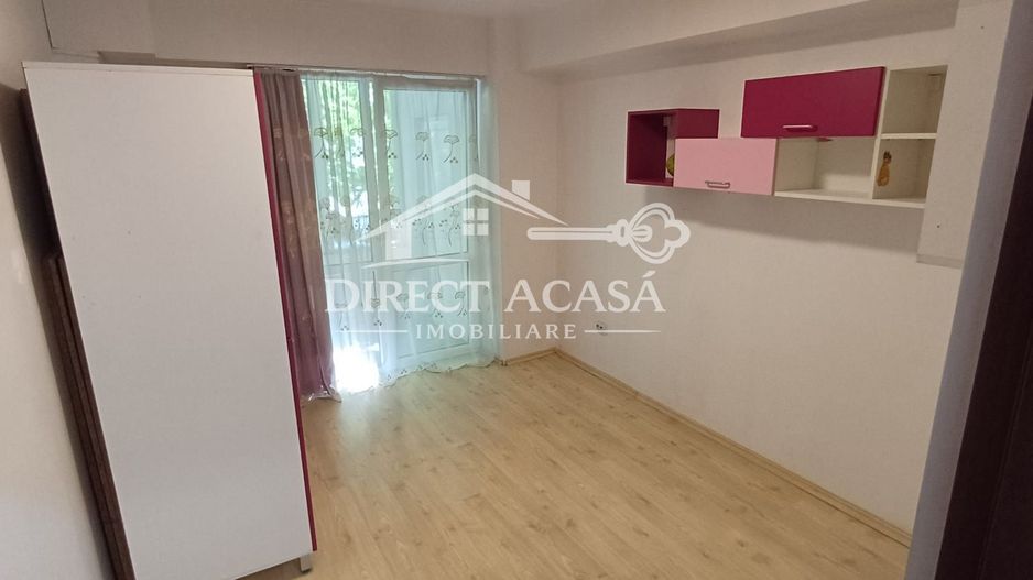 Apartament cu 3 camere de inchiriat-str Suceava-Cartierul Dambu - Poză 5