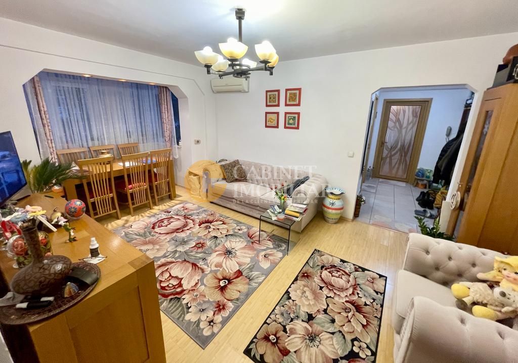 Complet Renovat - 3 Camere - Etaj 1 - Bloc Fara Risc - Zona Podu Ros - Poză 2