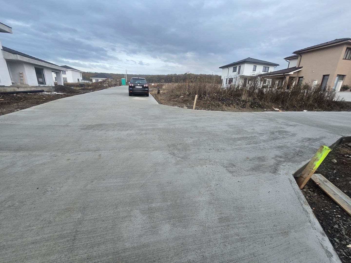 Teren 908mp.zona Penny Corunca CU duplex,toate utilitatile - Poză 1
