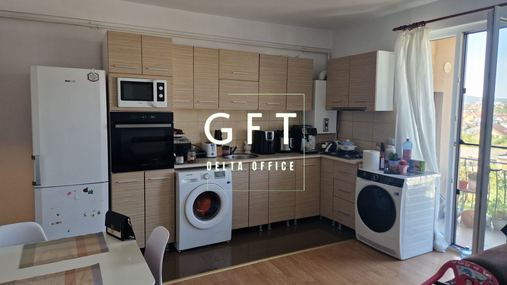 Apartament de vanzare 3 camere , zona de Sud et 4 - Poză 2