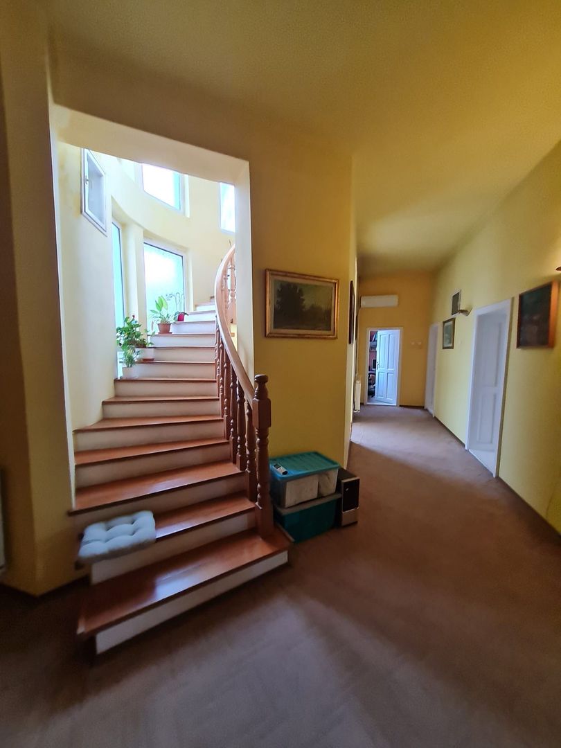 Vila generoasa,destinatii multiple - Poză 28