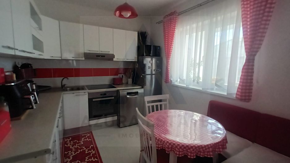 Casa individuala 5 camere 150 mp utili si teren 460 mp in Cristian - Poză 3