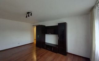 De vanzare apartament cu 3 camere, decomandat, etajul 2 - Poză 2