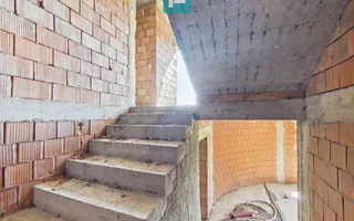 Vilă pe 3 niveluri și garaj 168mp în Zimandu Nou - Poză 12