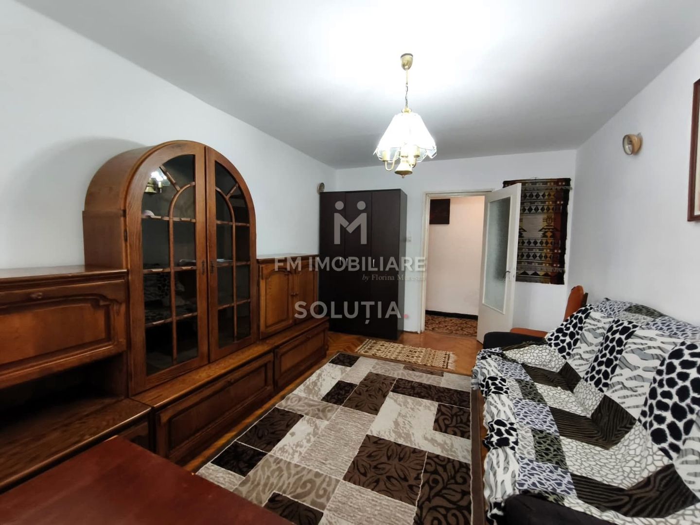 De închiriat apartament cu 3 camere - etaj 1- bd-ul Decebal - Poză 2