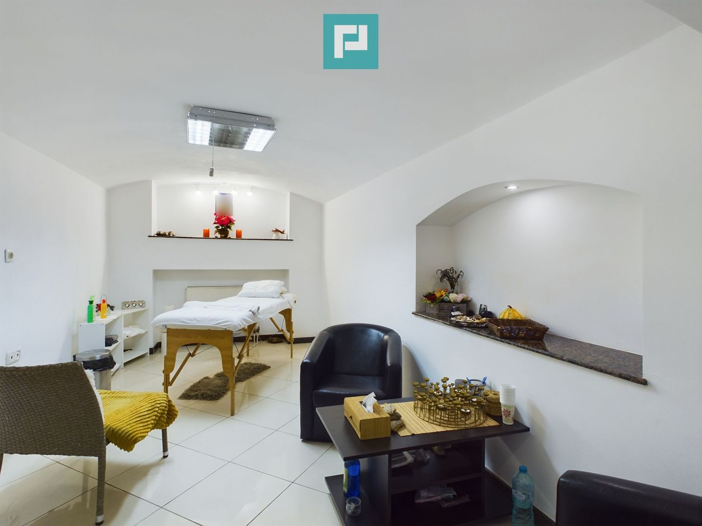 Salon cosmetică, coafor, masaj și relaxare - Poză 3