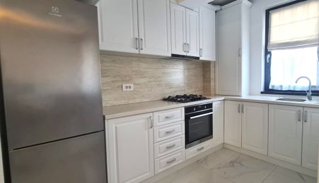 De vanzare apartament cu 2 camere Micro 17, bloc Roka