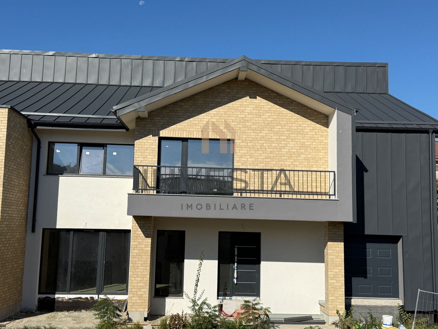 Duplex  144 mp utili, teren in proprietate 260 mp! Predare decembrie! - Poză 1