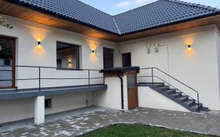 Casa recent renovata in zona centrala - cu loc de parcare si garaj - Poză 3