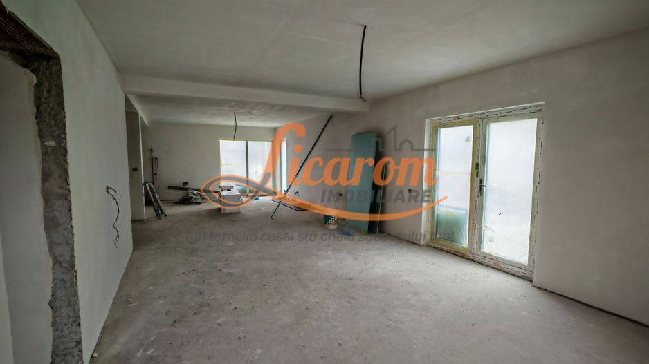 Vila LUX Parter+Etaj(stil mediteranean) in Sanpetru Calea Harmanului - Poză 13