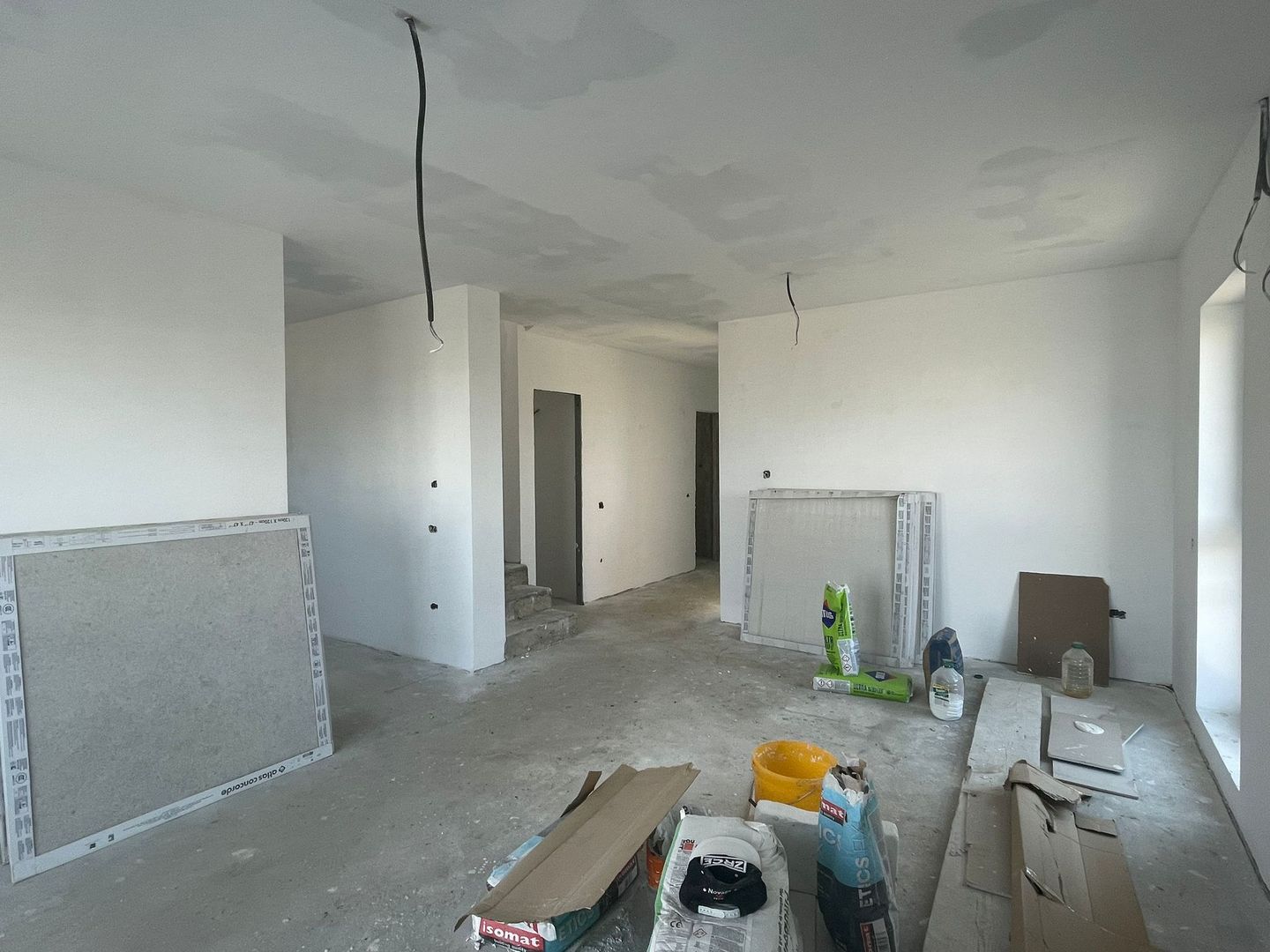 Duplex despartit prin camera tehnica- 5 camere- Mosnita Noua - Poză 1