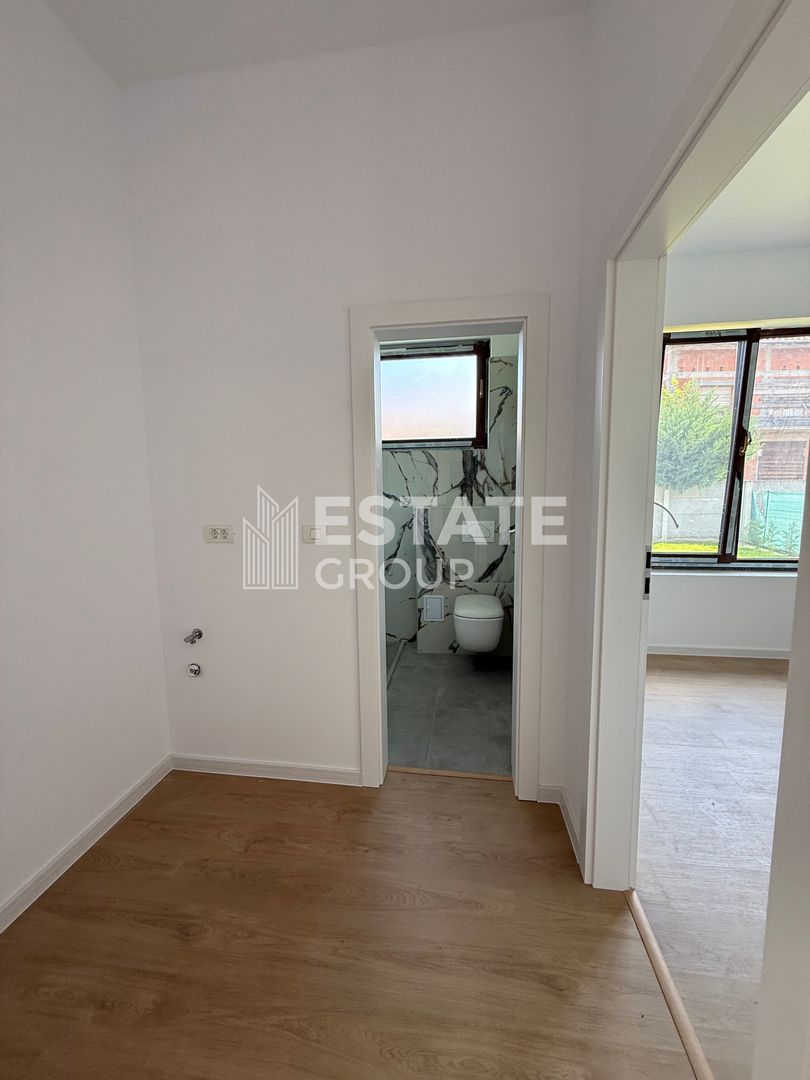 Duplex Mosnita Noua-finisat, curte amenajata - Poză 9