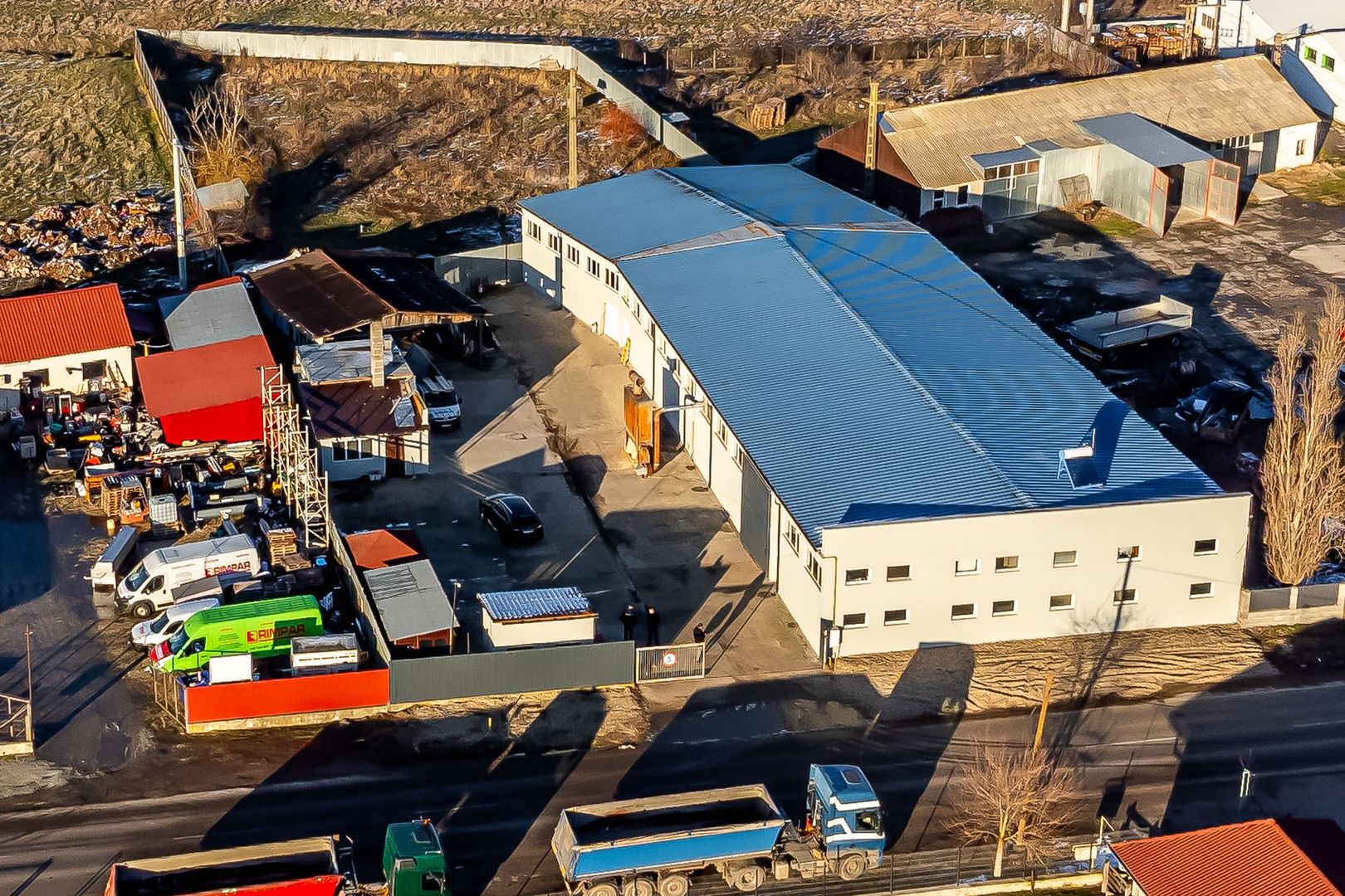 HALĂ INDUSTRIALĂ PRODUCȚIE / DEPOZITARE, 1036 MP - Poză 1