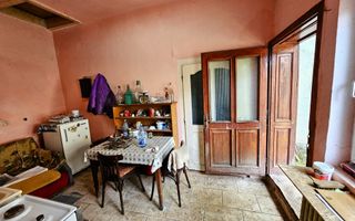 Casa veche, 5 camere, 287 mp teren, zona Prefectura. Necesita renovare - Poză 14