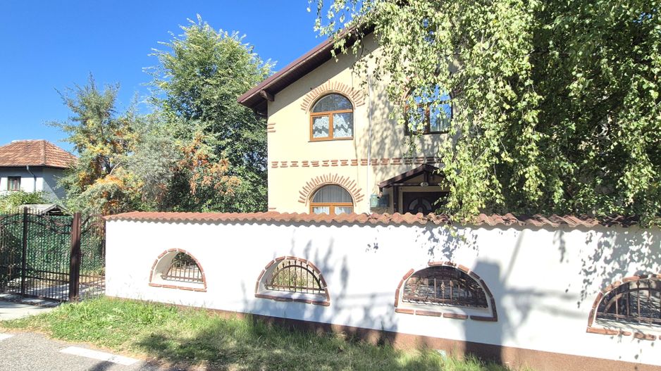COMISION 0% - Casa cu view specataculos, D+P+M 236mp teren 436mp Campulung Arges - Poză 2