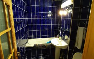 Apartament 3 camere, zona Bd.George Enescu , et.1, mobilat/utilat, pret negociabil ! - Poză 8