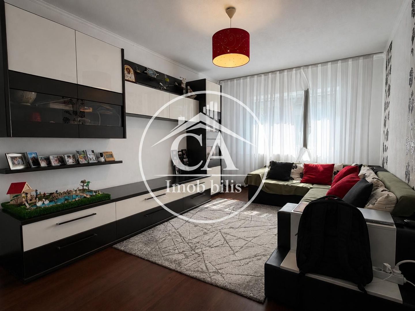 Apartament de închiriat cu 3 camere în zona Rogerius, Oradea - Poză 2