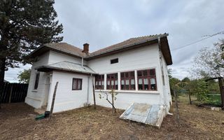 Casă cu anexe de vânzare în Sat Roșiori, Comuna Vânători, jud. Mehedinți - Poză 1