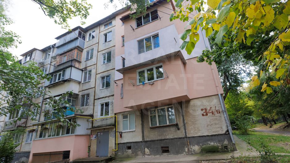 Vânzare, apartament, 2 camere, str. Nicolai Zelinski, Botanica. - Poză 1