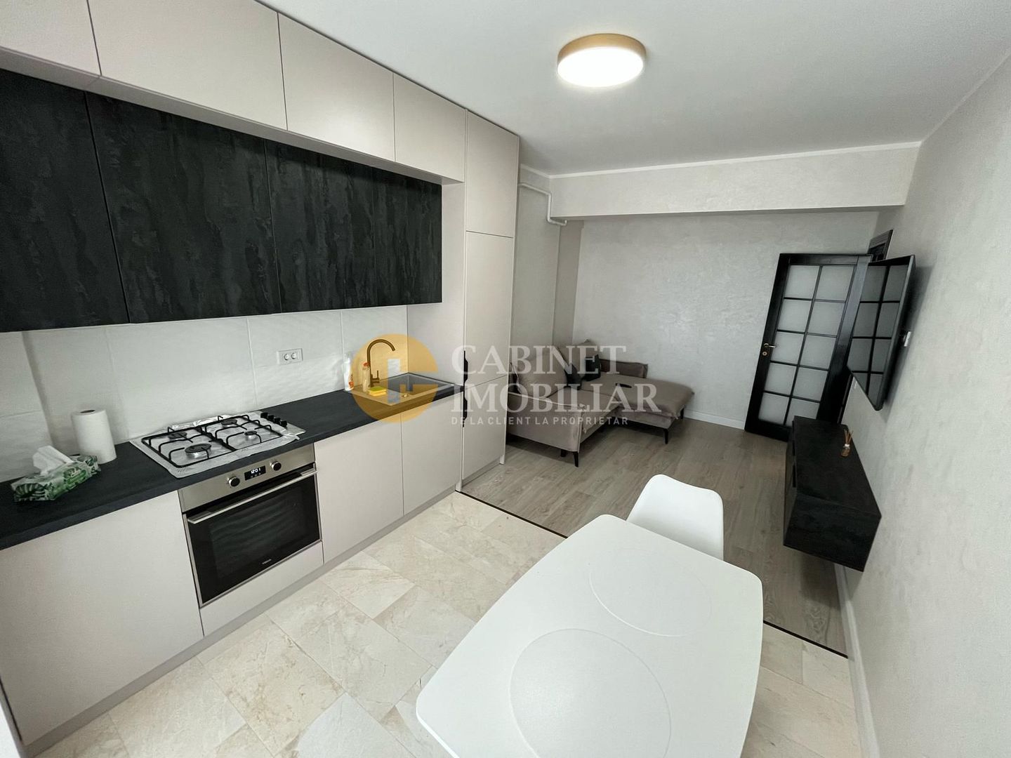 Apartament modern de vânzare în Copou – ideal pentru locuit sau investiție - Poză 2