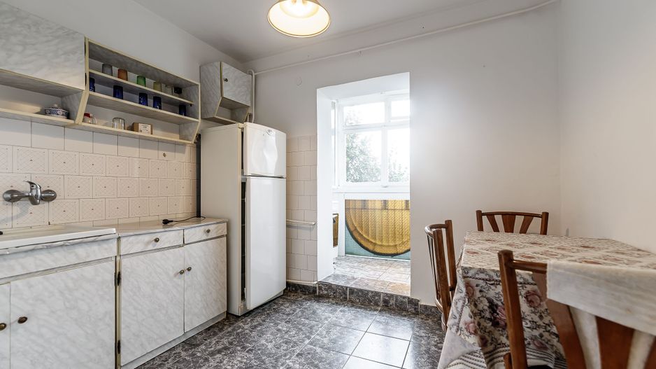 De vânzare apartament 2 camere decomandat lângă malul Mureșului - Poză 4