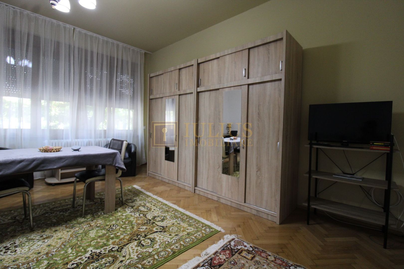 5 minute de mers pe jos de UMFT,  apartament foarte spatios - Poză 3