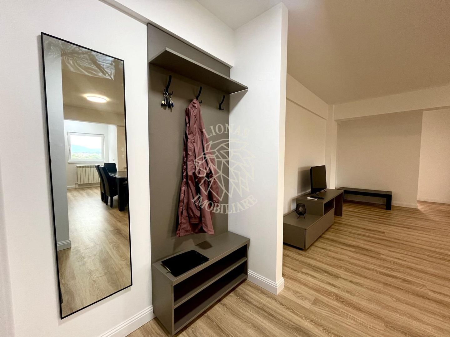 Apartament 65 mp+balcon 4 mp-lift-molbilat, utilat nou-Independentei - Poză 4