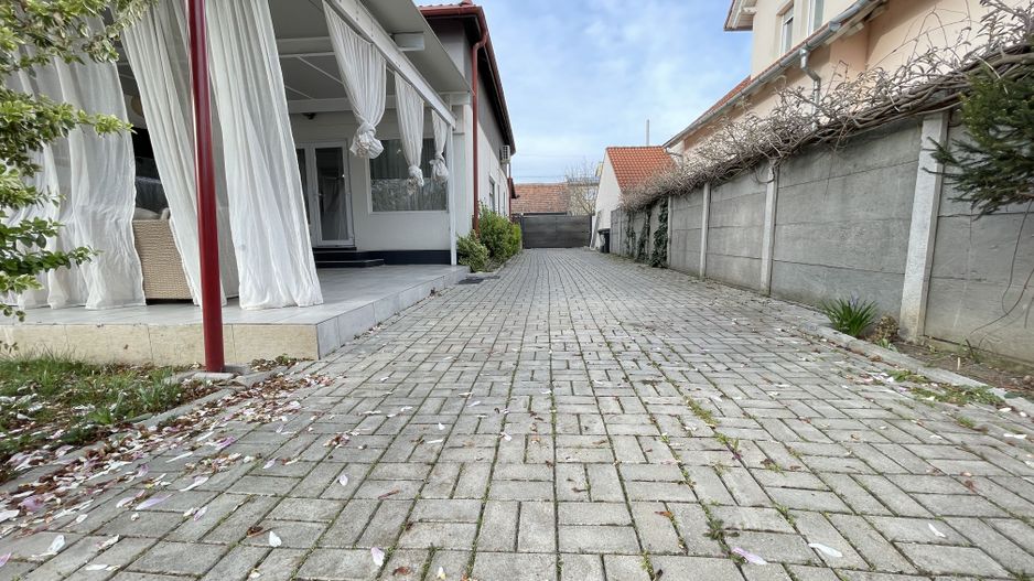 Casa de vanzare in zona Lipovei - Poză 14